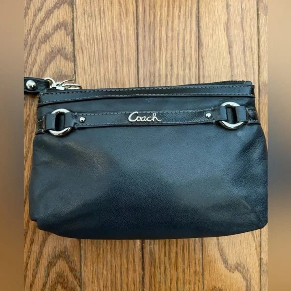 Vintage ECU!!! Black leather COACH wristlet with unbranded handle.